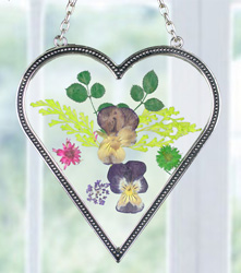 2129 - PRESSED FLOWER HEART